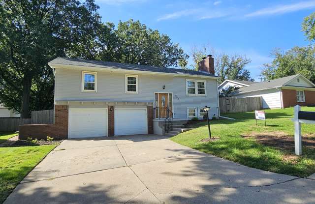 884 East Greenway Court - 884 East Greenway Court, Derby, KS 67037