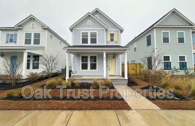 651 Blueway Avenue Gallery 1