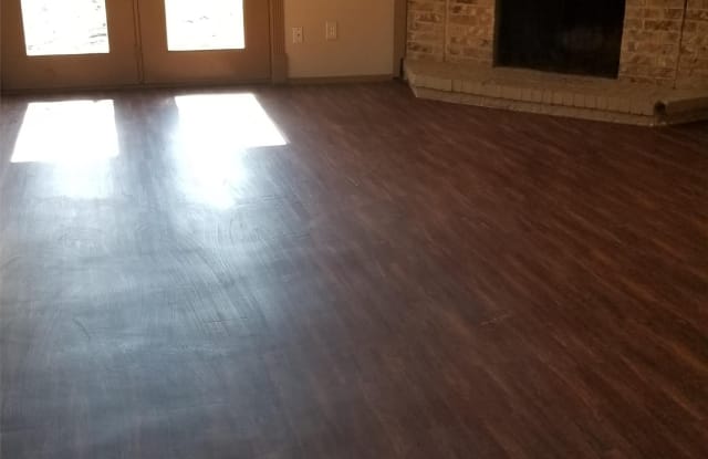 1902 Whiteoak Dr - 1902 Whiteoak Drive, Garland, TX 75040