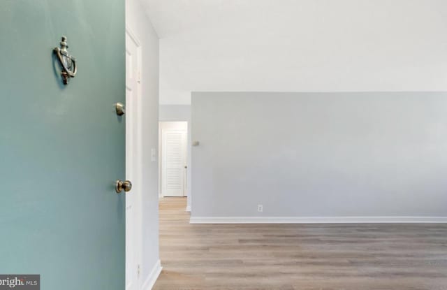 3008 S ABINGDON Street Gallery 3