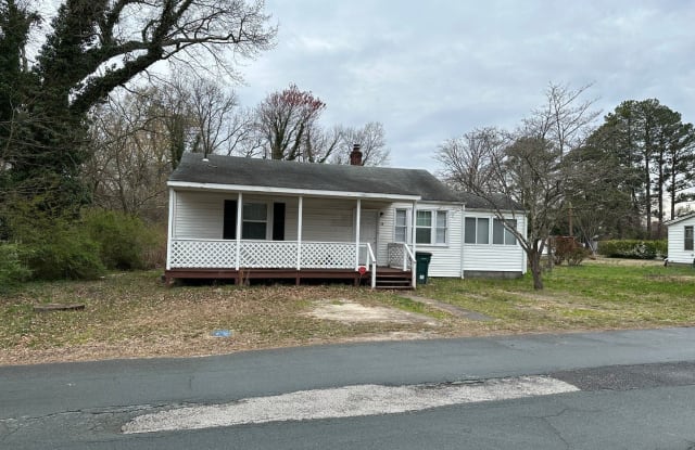 14 N Lake Ave - 14 North Lake Avenue, Highland Springs, VA 23223