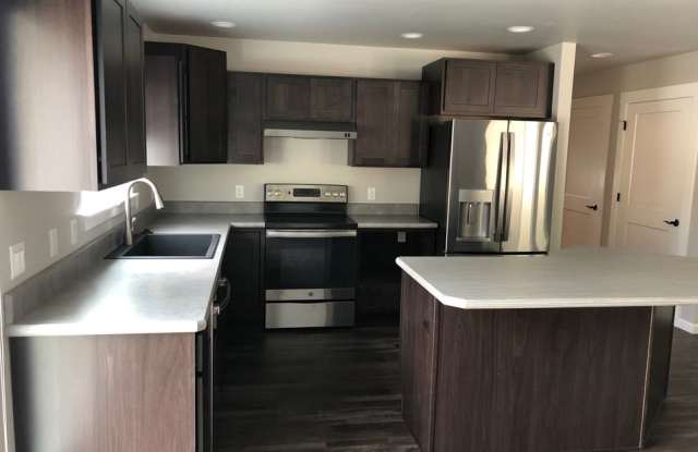 127 Crystal View Court - 1 Gallery 4