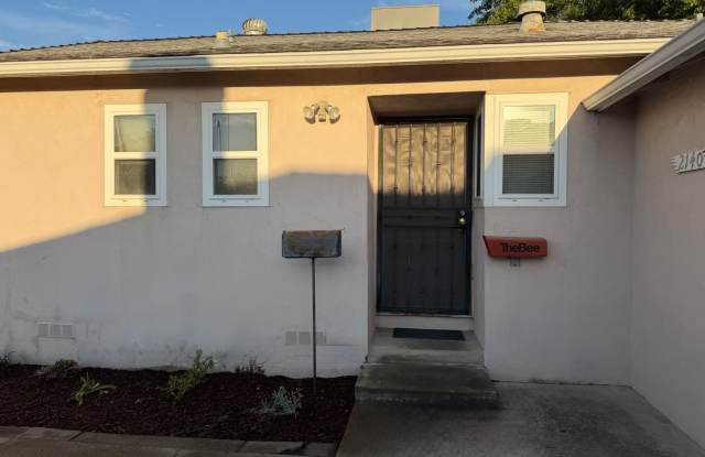 3 BEDROOM, 2 BATH HOME IN SACRAMENTO!! Gallery 3