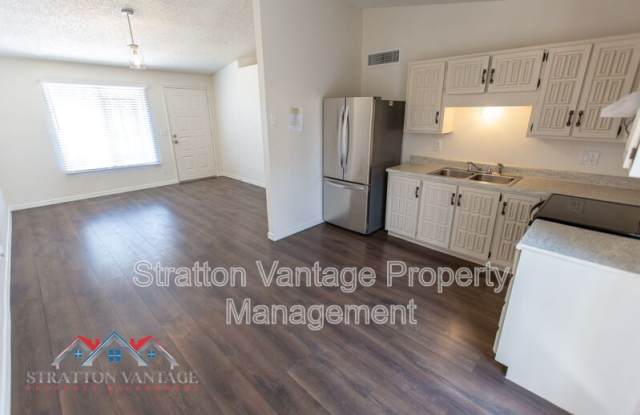 3120 N 67th Ln photos photos