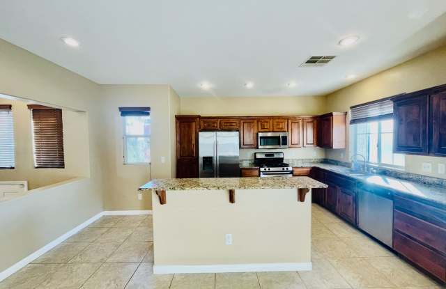 No Carpet 3 bth Upstairs Plus Loft Bedroom, New Floors, New paint! photos photos