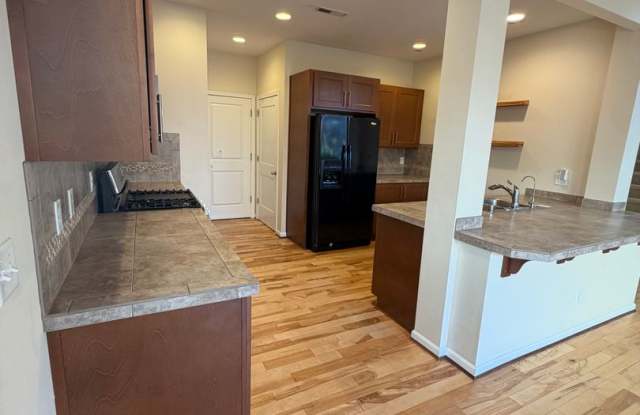 Large three bedroom two bath home in Whispering Meadows Gallery 3