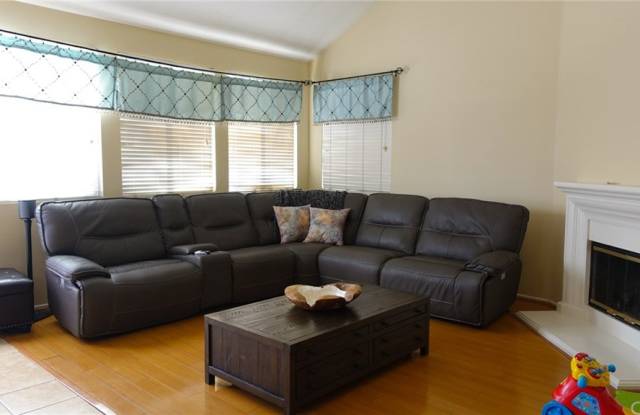 12779 Avocado Way Gallery 4