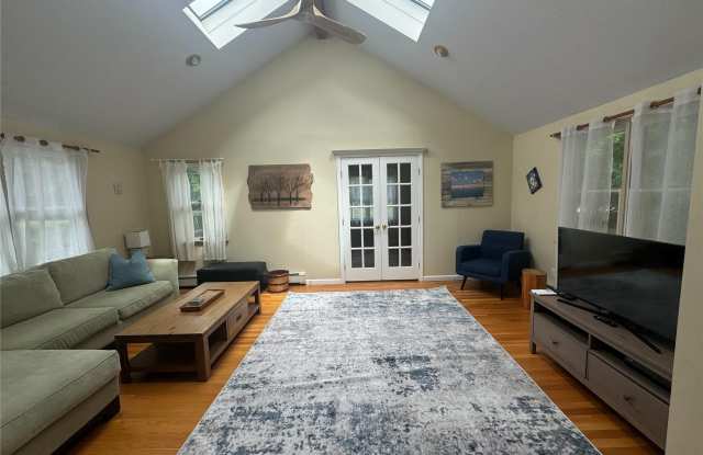 5330 New Suffolk Road Gallery 2