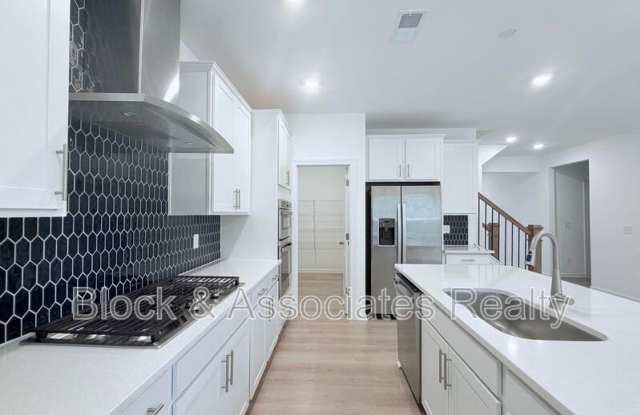 611 Contento Ct Gallery 2