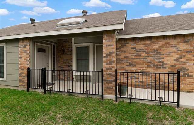 1810 Maplewood Trail Gallery 2