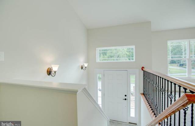 Sought After Aquia Harbour Gallery 3