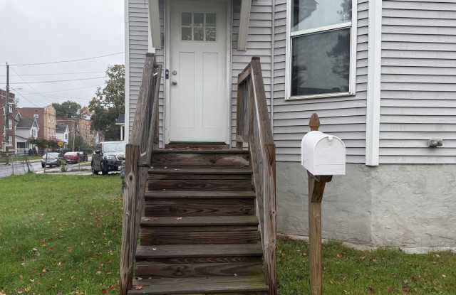 1608 Broad Street Gallery 1