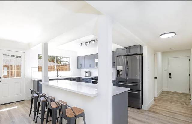 4242 Tarkin Avenue - Room 8 - 4242 Tarkin Avenue, Paradise, NV 89120 4242 Tarkin Avenue - Room 8 - 4242 Tarkin Avenue, Paradise, NV 89120