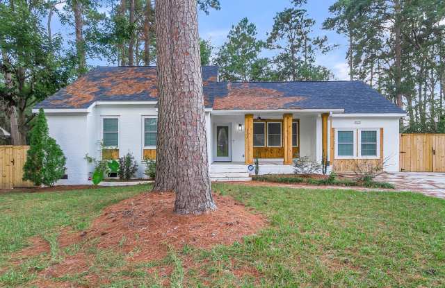 Stunning Summerville Rental FULLY Renovated with Screened in porch!! Gallery 2