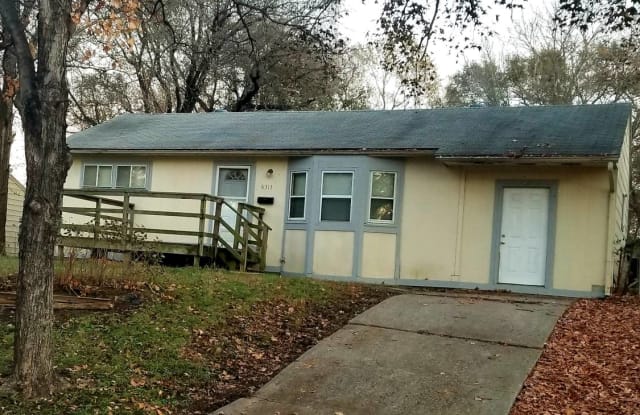 6313 East 149th Street - 6313 East 149th Street, Grandview, MO 64030