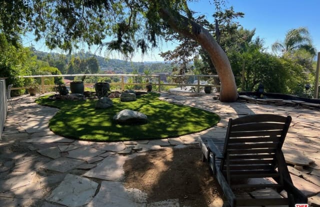 11248 SUNSHINE TER - 11248 Sunshine Terrace, Los Angeles, CA 91604