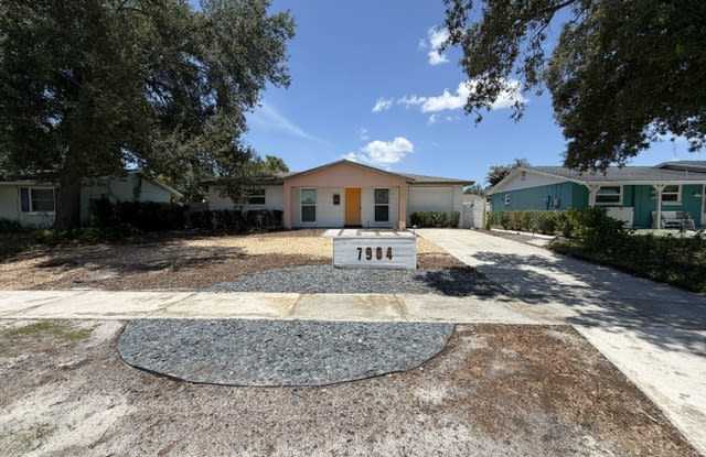 7904 Woodvine Cir Gallery 1