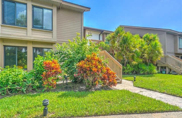 233 NE Edgewater Drive unit: 201 photos photos