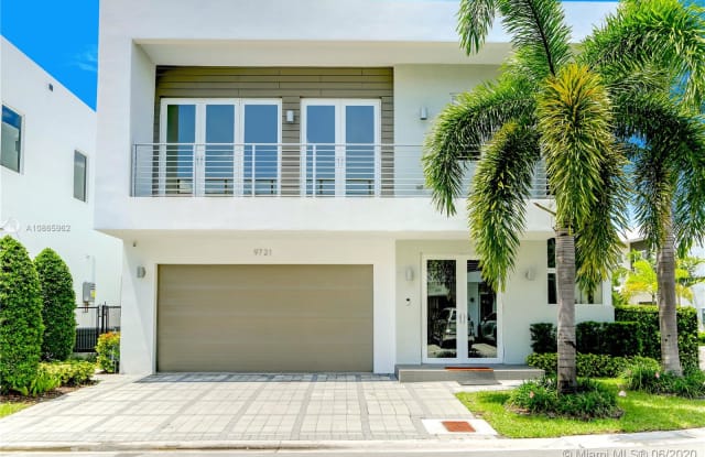 9721 NW 74th Ter - 9721 Northwest 74th Terrace, Doral, FL 33178