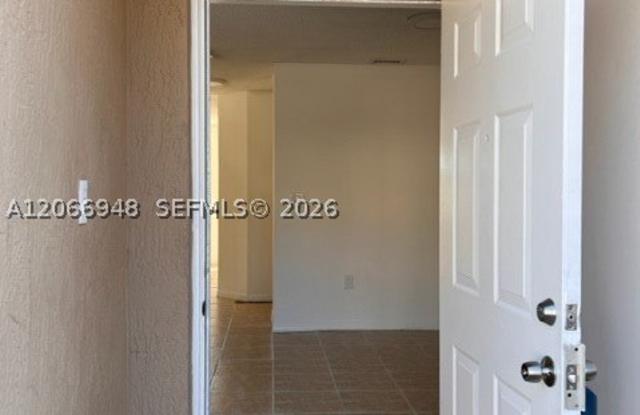 17773 SW 140th Ct Gallery 2