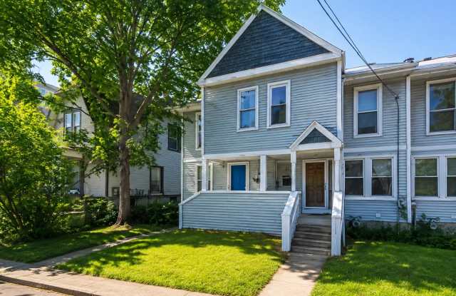 September 1st 2027 move in, newly remodeled townhome Gallery 1
