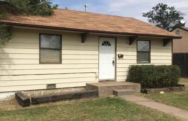 4226 Van Buren - 4226 South Van Buren Street, Amarillo, TX 79110