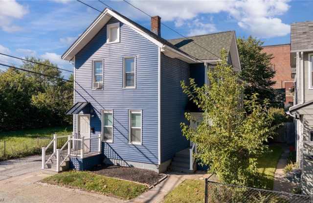 1424 Starkweather Avenue Gallery 1