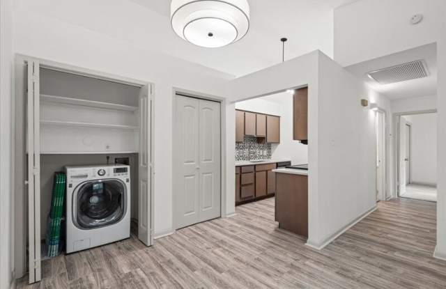 1705 Crossing Place Gallery 4