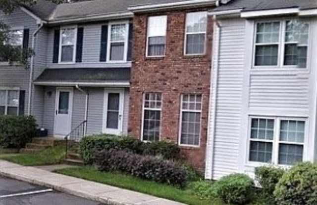 125 Selby Ct - 125 Selby Court, Somerset, NJ 08873