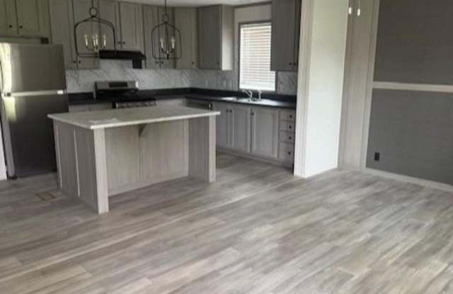 18 FAIRLANE CT photos photos