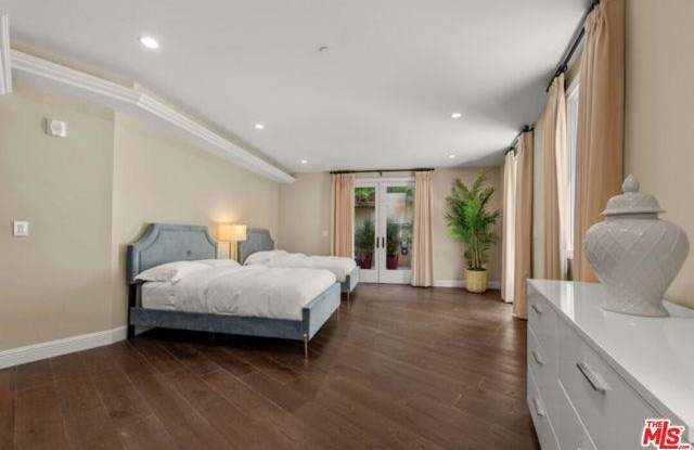 1825 Pandora Avenue photos photos