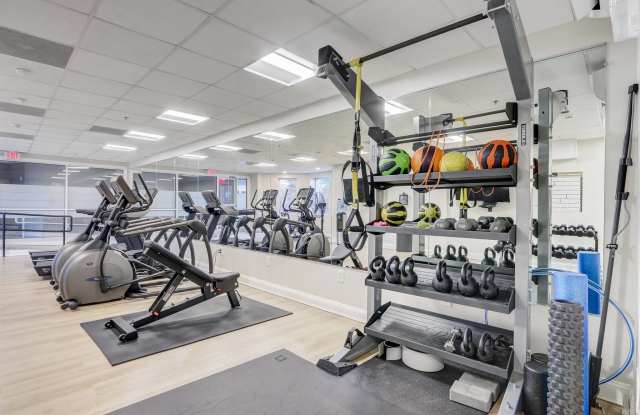 Metro Marina Bay Gallery 4