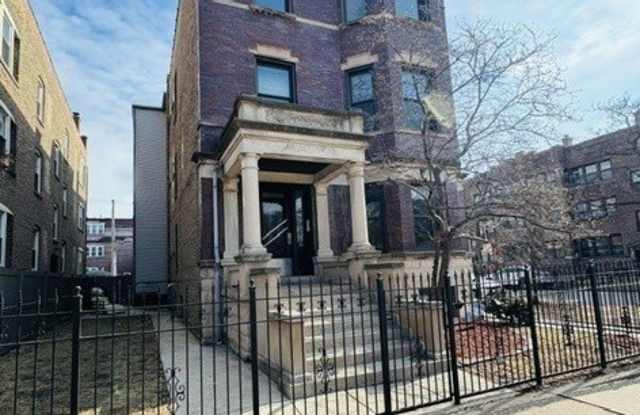 3701 N Lakewood Avenue unit: 3 - 3701 North Lakewood Avenue, Chicago, IL 60613