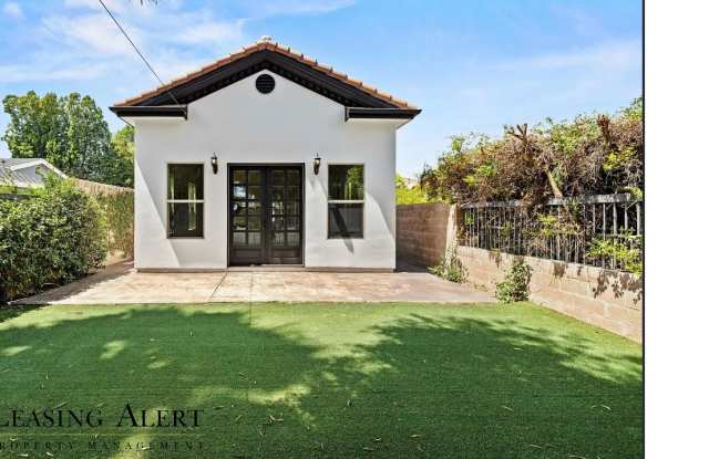 5012 Hayvenhurst Avenue - 5012 Hayvenhurst Avenue, Los Angeles, CA 91436