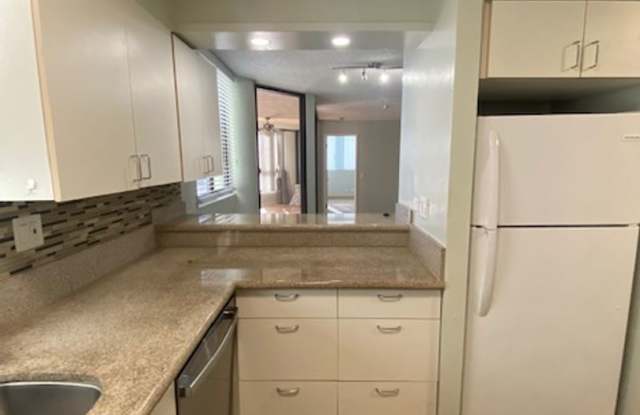 2 Bedroom / 2 Bath / 2 Pkg at the Sovereign Gallery 1