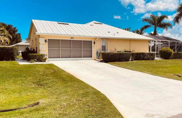 1829 Southwest Hickock Terrace Gallery 2