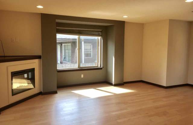 2320 N 113th Pl Gallery 3