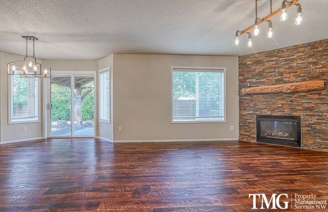 Spacious 4-Bedroom Home in Quiet Cul-de-Sac | Solar Panels + Great Fishers Landing Location!! photos photos