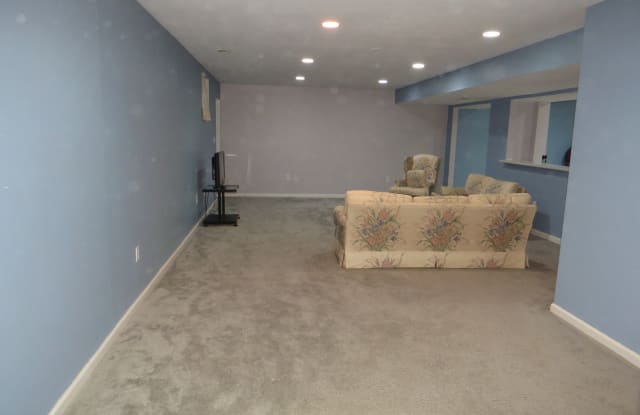 8209 Calm Pond Court - 8209 Calm Pond Court, Yorkshire, VA 20111