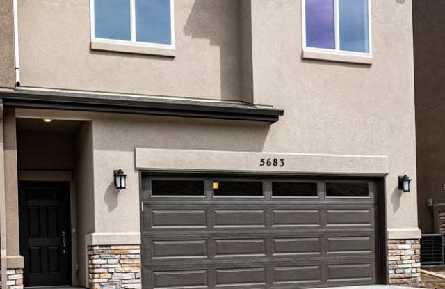 Westside End Unit 3 Bed Townhome in Mountain Shadows photos photos