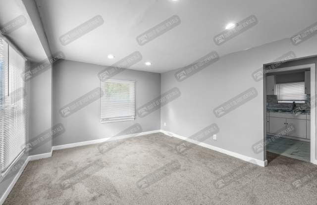 22236 Lyndon St Gallery 4