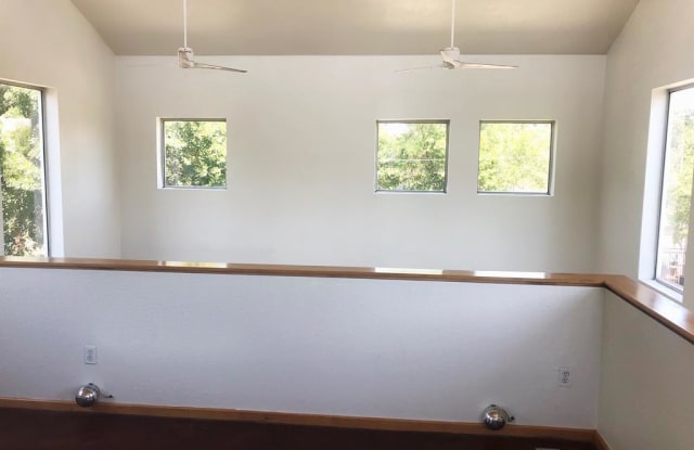 210 W 12th Street - 210 W 12th St, Houston, TX 77008