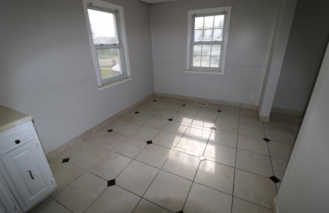 27182 Seyburn Avenue Gallery 4