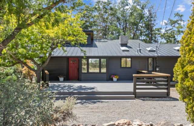 <b>Beautiful Three Bedroom Home on Half Acre in S. Reno<br><br> photos photos