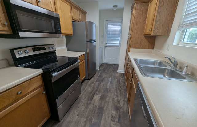 3 Bed/2 Bath Townhome in the Bridgewater Community Gallery 4