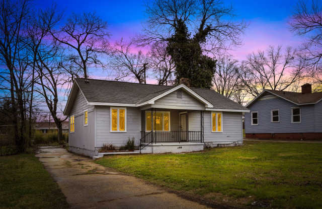 Charming  Newly Renovated 3 Bedroom 2 Bath Home Available Now! photos photos
