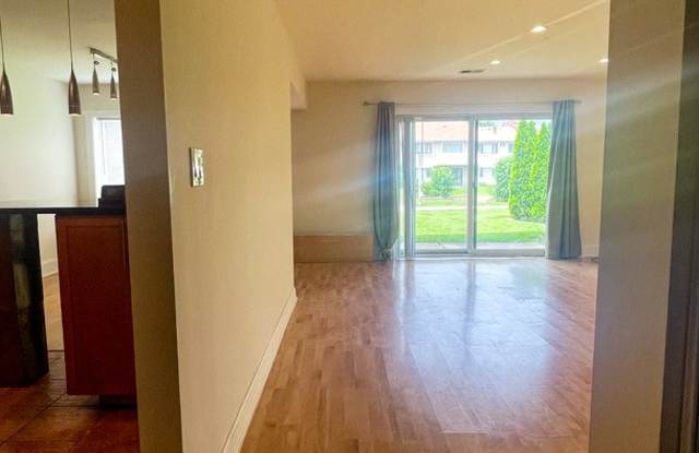 4000 Bayside Drive Gallery 2