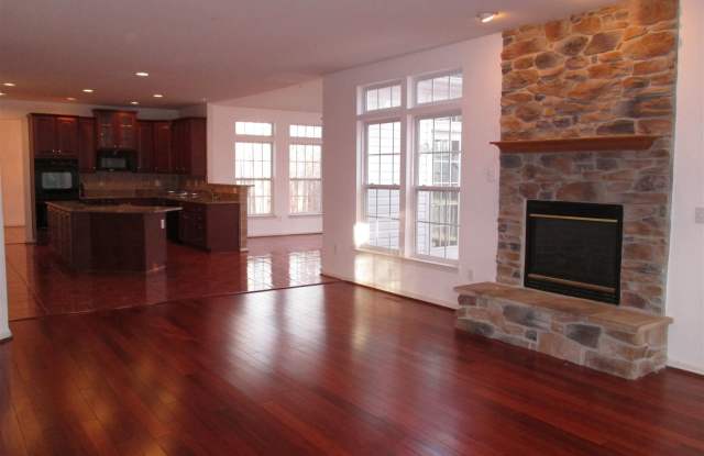 5167 Glenn Dale Woods Ct Gallery 2