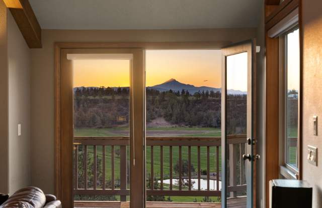 The Canyon Rim Estate at Equestrian Meadows ~ Breathtaking Views Gallery 4