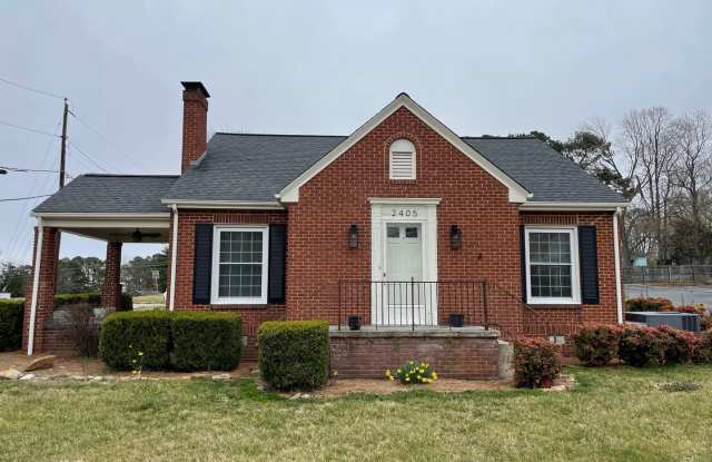 2 BED, 1 BATH BRICK HOME LOCATED IN ASHEBORO! photos photos